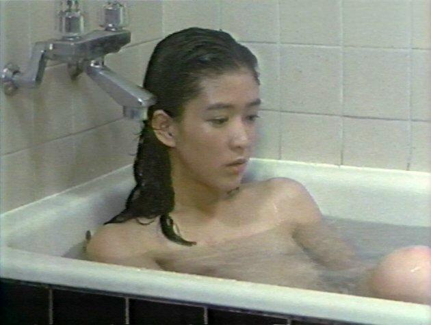 紺野美沙子の濡れ場でのヌード3